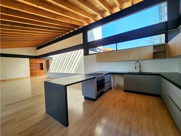 CASA EN VENTA CON VISTA AL LAGO EN VALLE DE BRAVO