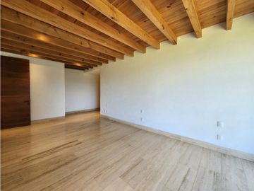 CASA EN VENTA CON VISTA AL LAGO EN VALLE DE BRAVO
