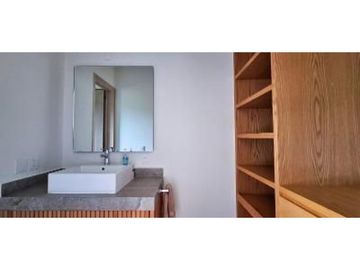 Casa en Venta con Preciosa vista y Acceso al Lago en Valle de Bravo.
