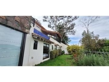 Casa en Venta con Preciosa vista y Acceso al Lago en Valle de Bravo.