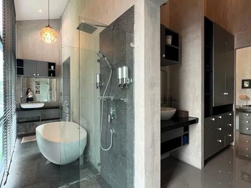 3 bedrooms VILLA for Sale in Bang tao