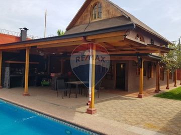 Se Vende Casa con piscina en Conchalí