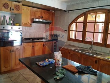 Se Vende Casa con piscina en Conchalí