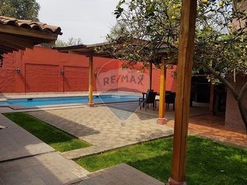 Se Vende Casa con piscina en Conchalí