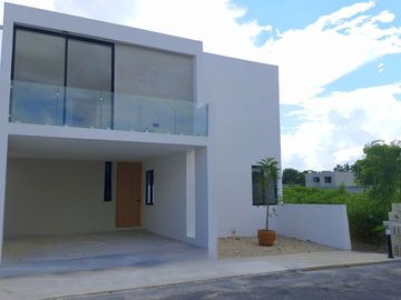 Casa en Venta en Privada con Amenidades en Sitpach,Yucatan