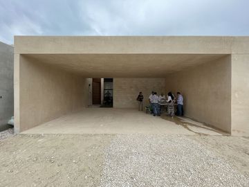 CASA DE UN PISO EN PRIVADA RESIDENCIAL EN XCANATÚN EN MÉRIDA YUCATÁN