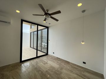 CASA DE UN PISO EN PRIVADA RESIDENCIAL EN XCANATÚN EN MÉRIDA YUCATÁN