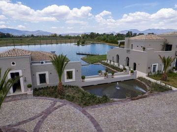 Venta de casa en Viñedos Santa Catarina