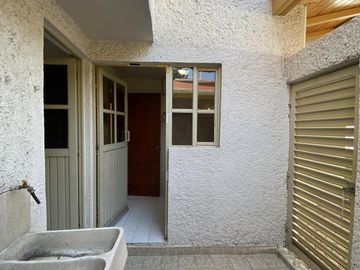 VENTA | Casa  de 347m2 con 3Rec, 3½Baños, Jurica, Qro.
