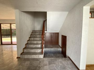 VENTA | Casa  de 347m2 con 3Rec, 3½Baños, Jurica, Qro.