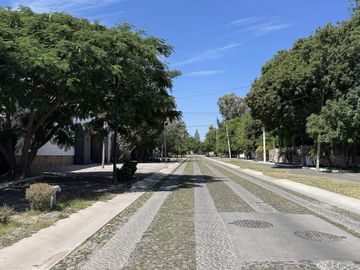 VENTA | Casa  de 347m2 con 3Rec, 3½Baños, Jurica, Qro.