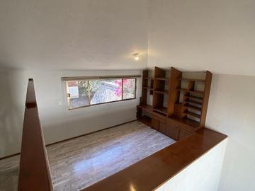 VENTA | Casa  de 347m2 con 3Rec, 3½Baños, Jurica, Qro.