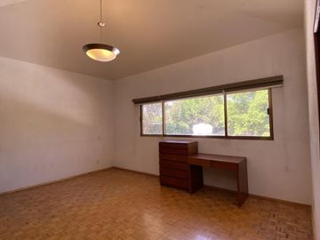 VENTA | Casa  de 347m2 con 3Rec, 3½Baños, Jurica, Qro.