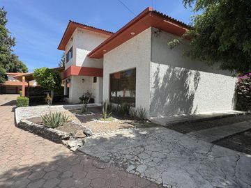 VENTA | Casa  de 347m2 con 3Rec, 3½Baños, Jurica, Qro.