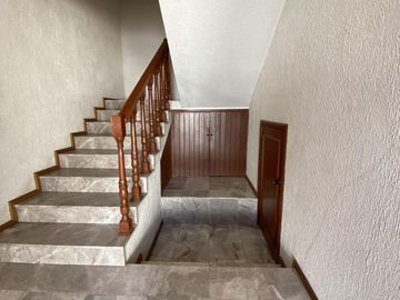 VENTA | Casa  de 347m2 con 3Rec, 3½Baños, Jurica, Qro.