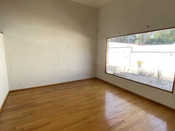 VENTA | Casa  de 347m2 con 3Rec, 3½Baños, Jurica, Qro.