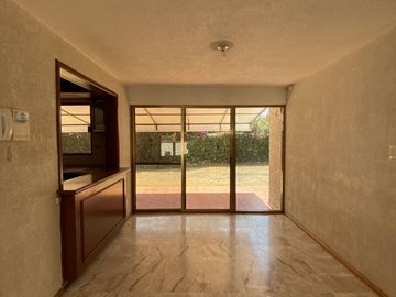 VENTA | Casa  de 347m2 con 3Rec, 3½Baños, Jurica, Qro.