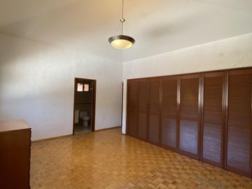 VENTA | Casa  de 347m2 con 3Rec, 3½Baños, Jurica, Qro.
