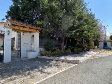 VENTA | Casa  de 347m2 con 3Rec, 3½Baños, Jurica, Qro.