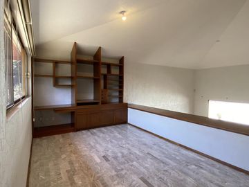 VENTA | Casa  de 347m2 con 3Rec, 3½Baños, Jurica, Qro.