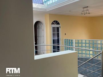 Se vende casa en miravalle