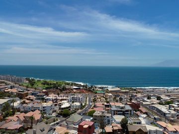 Casa mediterránea de 5 dormitorios con gran piscina en Jardines del Sur