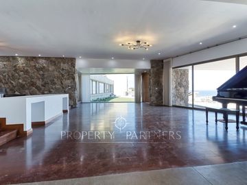 Casa mediterránea de 5 dormitorios con gran piscina en Jardines del Sur