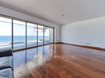 Casa mediterránea de 5 dormitorios con gran piscina en Jardines del Sur