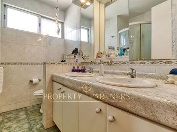 Casa de 5 dormitorios en Jardines del Sur