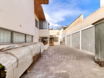 Casa de 5 dormitorios en Jardines del Sur