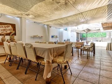 Casa de 5 dormitorios en Jardines del Sur