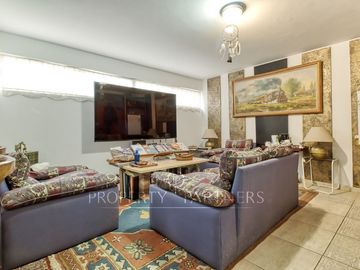 Casa de 5 dormitorios en Jardines del Sur
