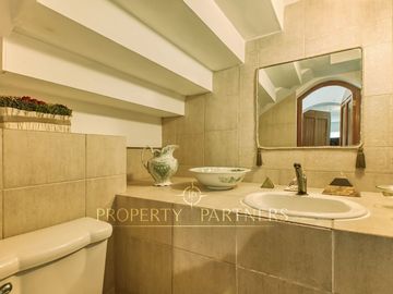 Casa de 5 dormitorios en Jardines del Sur