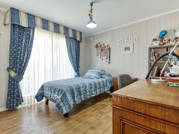 Gran casa de 5 dormitorios en Sector Jardines del Sur