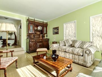 Gran casa de 5 dormitorios en Sector Jardines del Sur