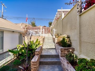 Gran casa de 5 dormitorios en Sector Jardines del Sur
