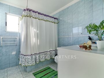 Gran casa de 5 dormitorios en Sector Jardines del Sur
