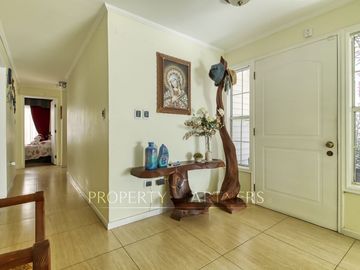 Gran casa de 5 dormitorios en Sector Jardines del Sur