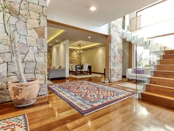 Espectacular casa en Jardines del Sur, finas terminaciones