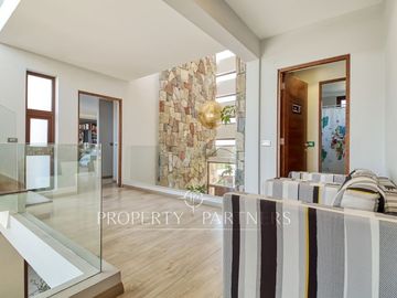 Espectacular casa en Jardines del Sur, finas terminaciones
