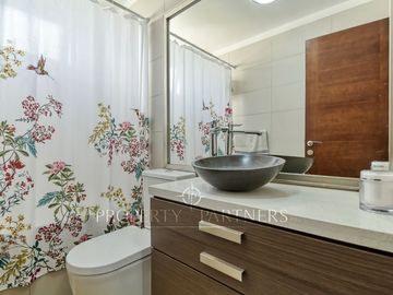 Espectacular casa en Jardines del Sur, finas terminaciones
