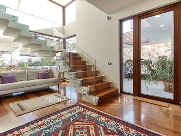 Espectacular casa en Jardines del Sur, finas terminaciones