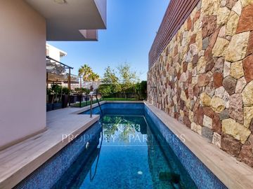 Espectacular casa en Jardines del Sur, finas terminaciones