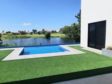 CASA MODERNA-INTELIGENTE EN VENTA UBICADA EN LAGUNAS DE MIRALTA