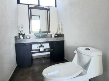 CASA MODERNA-INTELIGENTE EN VENTA UBICADA EN LAGUNAS DE MIRALTA
