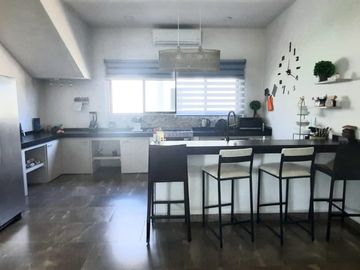 CASA MODERNA-INTELIGENTE EN VENTA UBICADA EN LAGUNAS DE MIRALTA