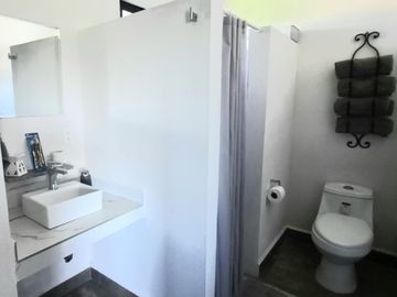 CASA MODERNA-INTELIGENTE EN VENTA UBICADA EN LAGUNAS DE MIRALTA