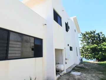 CASA MODERNA-INTELIGENTE EN VENTA UBICADA EN LAGUNAS DE MIRALTA