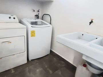 CASA MODERNA-INTELIGENTE EN VENTA UBICADA EN LAGUNAS DE MIRALTA