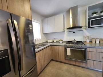 CASA EN VENTA EN APODACA, NL (FRACCIONAMIENTO PRIVADO)